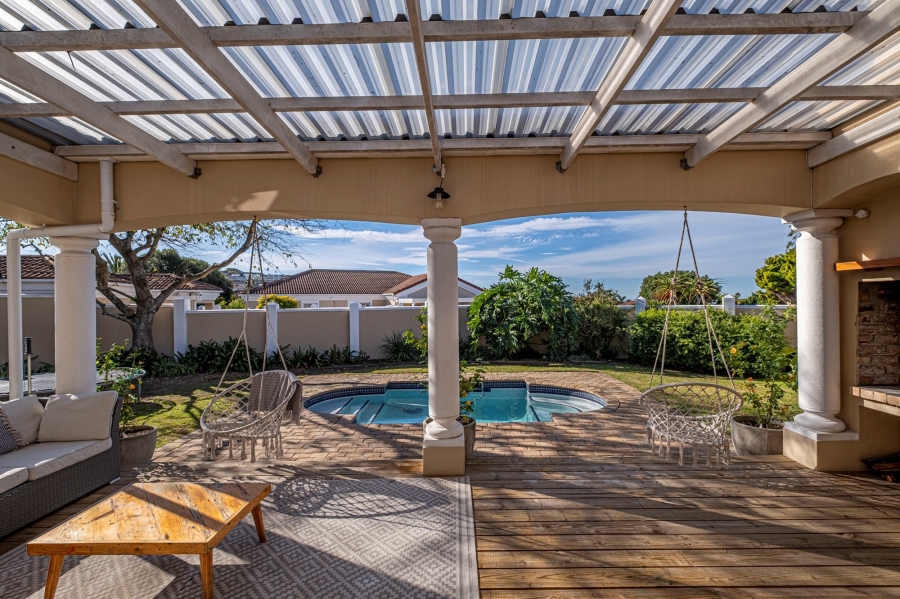 4 Bedroom Property for Sale in Lovemore Park Eastern Cape